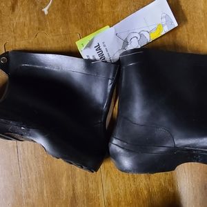 Rubber boots and gloves